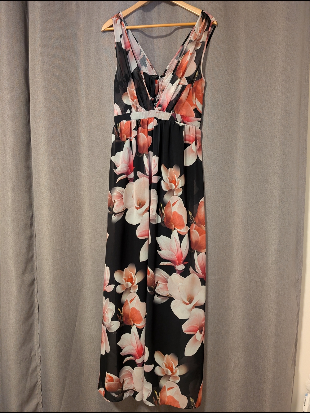 Sleeveless Floral V-Neck Maxi Dress in Black and Coral